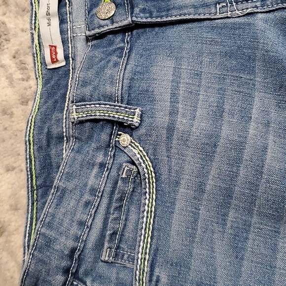 Levi’s jean shorts with Green trimming size 13 - Picture 2 of 5